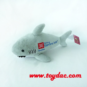 Porte-clés de requin en peluche